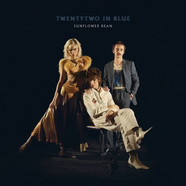 Twentytwo in Blue: Sunflower Bean waaiert weer alle kanten op